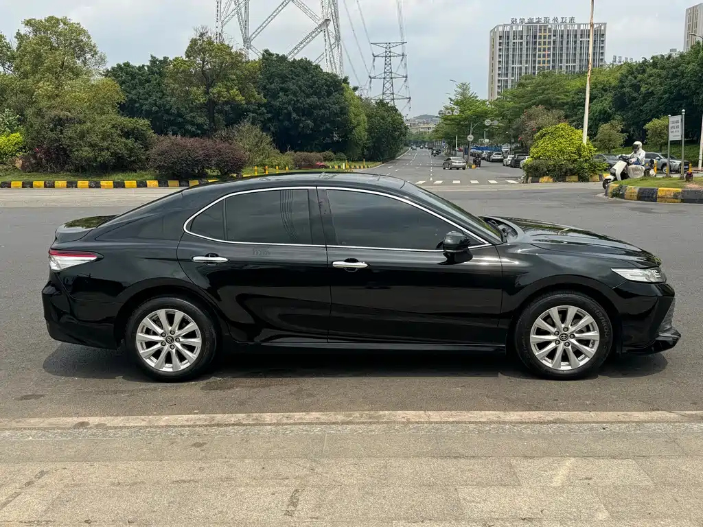 TOYOTA CAMRY 2021