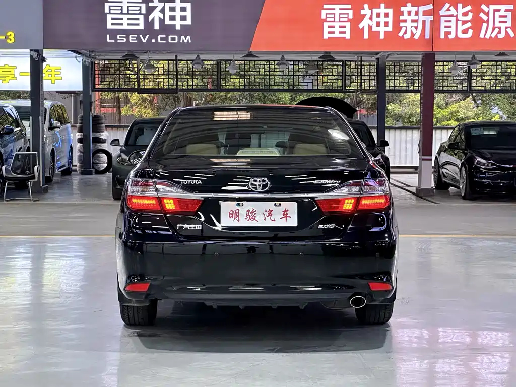 TOYOTA CAMRY 2016