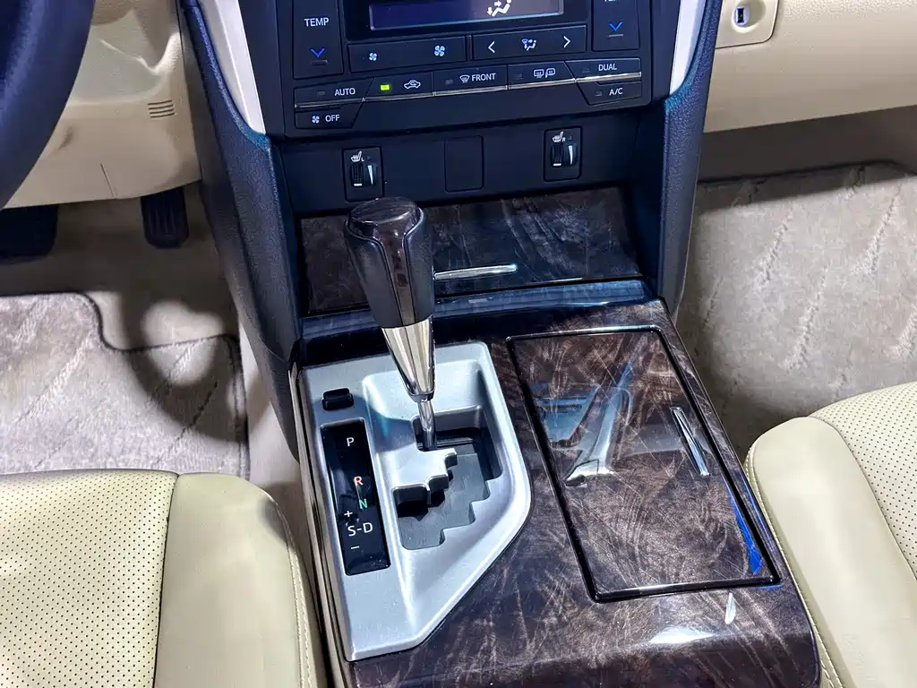 TOYOTA CAMRY 2016