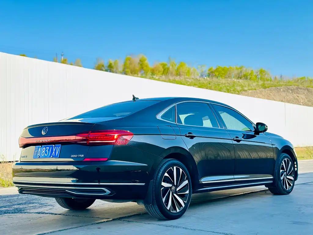 VOLKSWAGEN PASSAT 2022