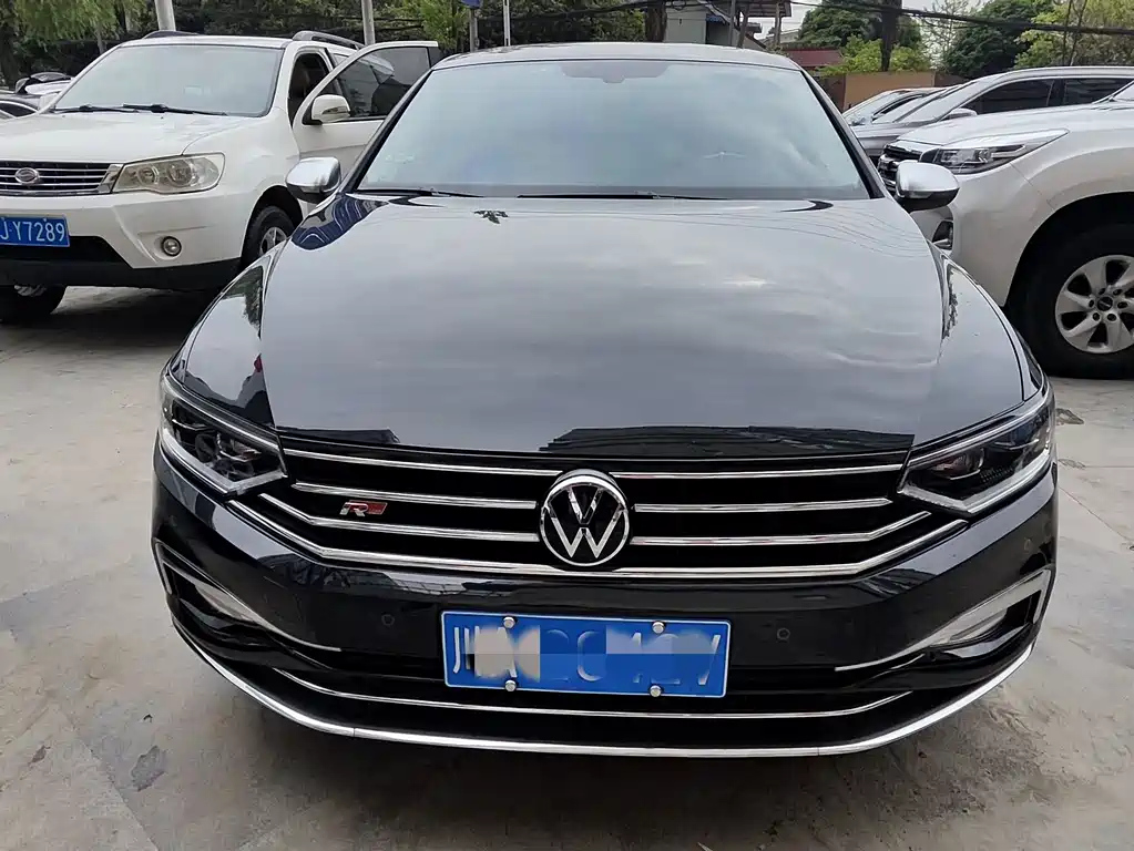VOLKSWAGEN MAGOTAN 2022