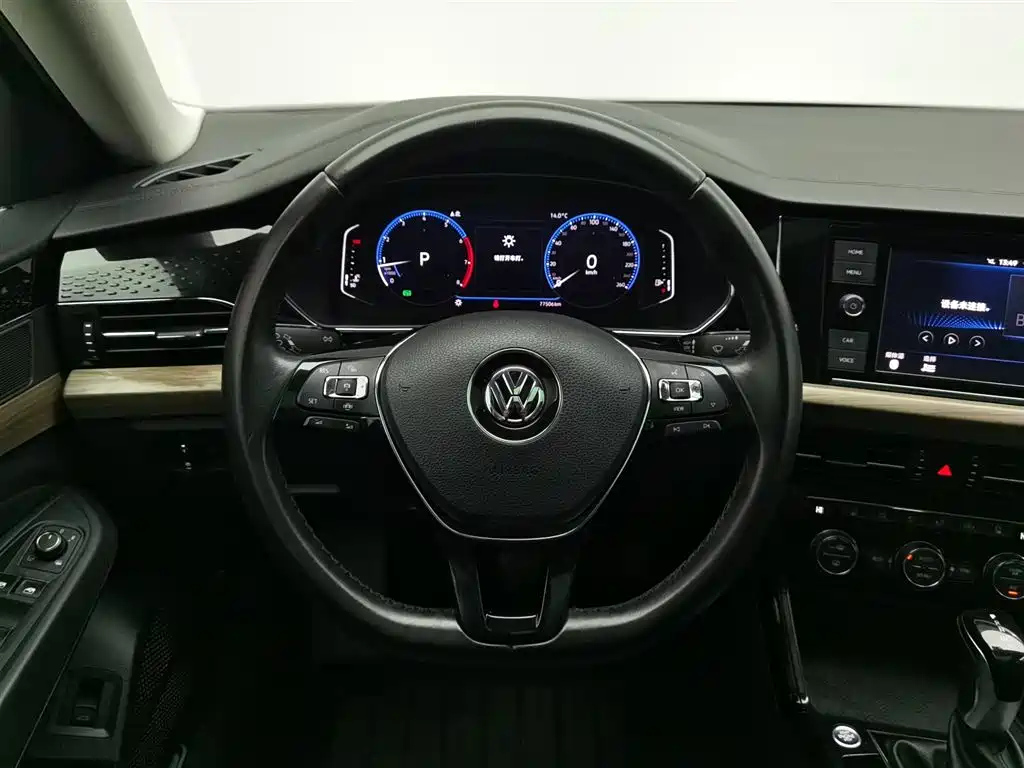 VOLKSWAGEN PASSAT 2020