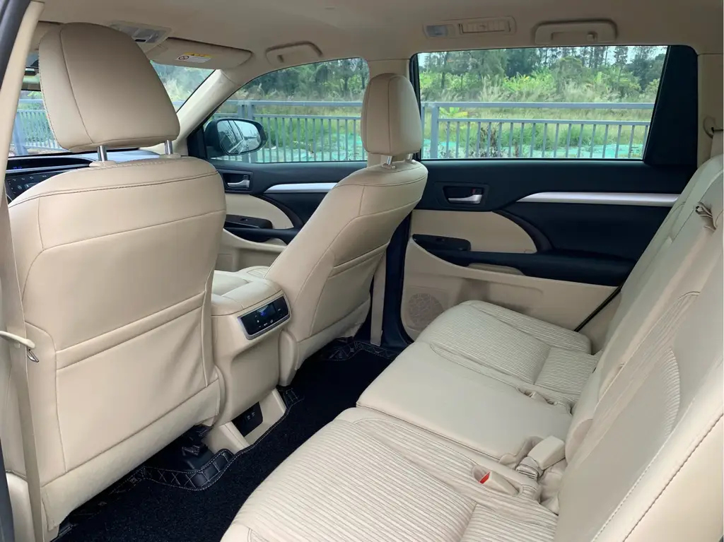 TOYOTA HIGHLANDER 2020
