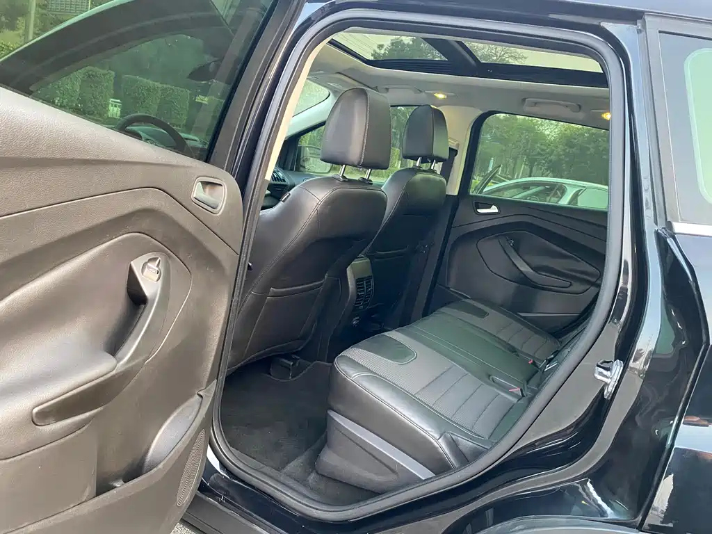 FORD ESCAPE 2015