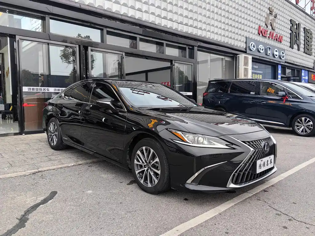 LEXUS ES 2021