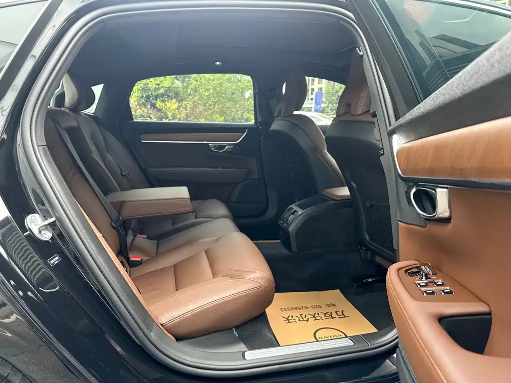 VOLVO S90 2022
