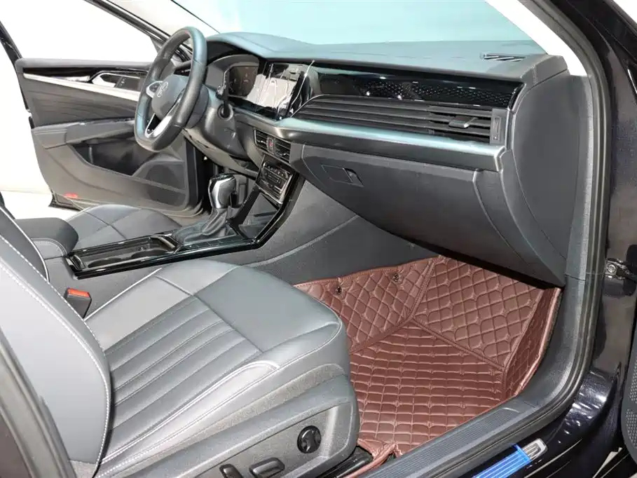 VOLKSWAGEN PASSAT 2022