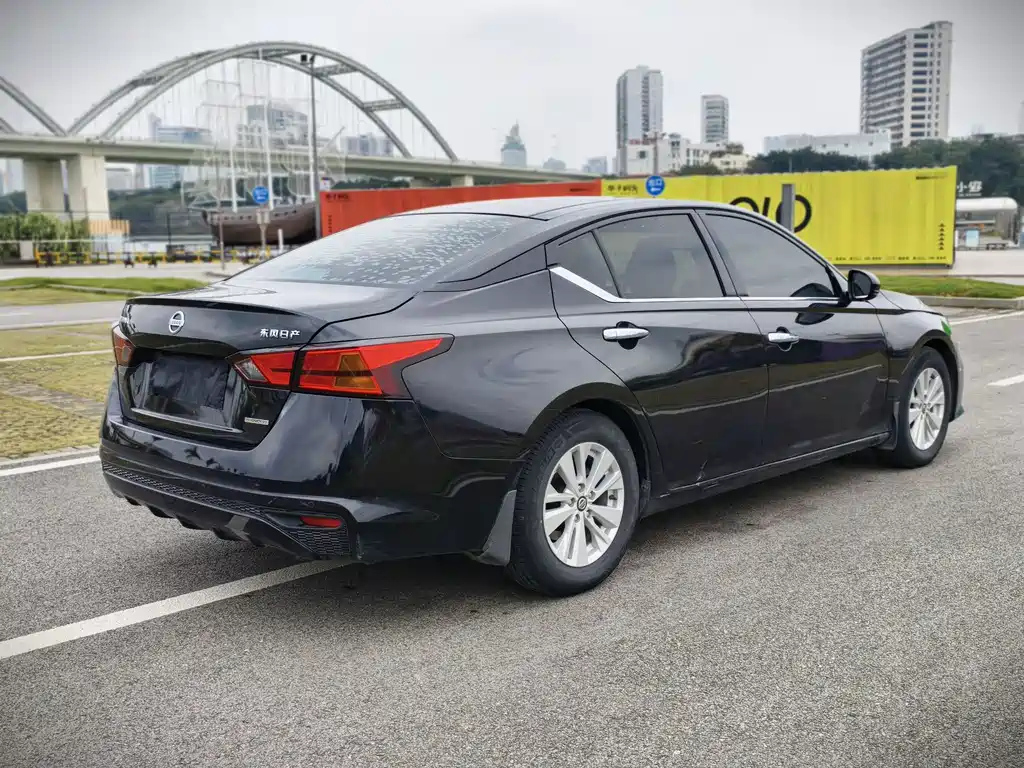 NISSAN TEANA 2019