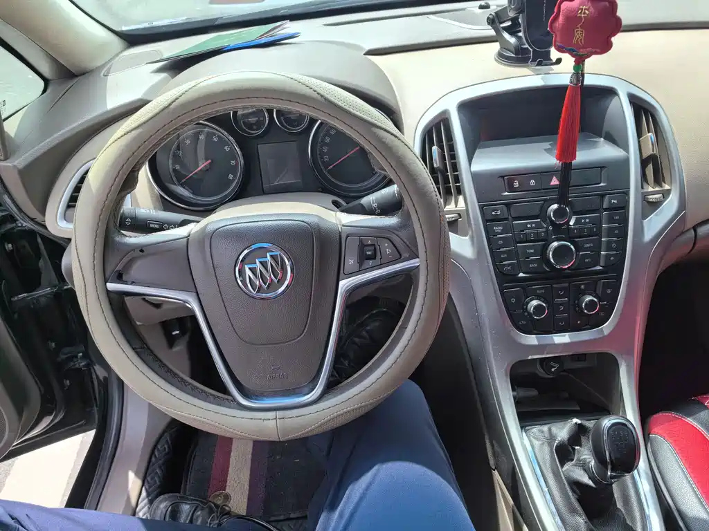 BUICK EXCELLE 2011