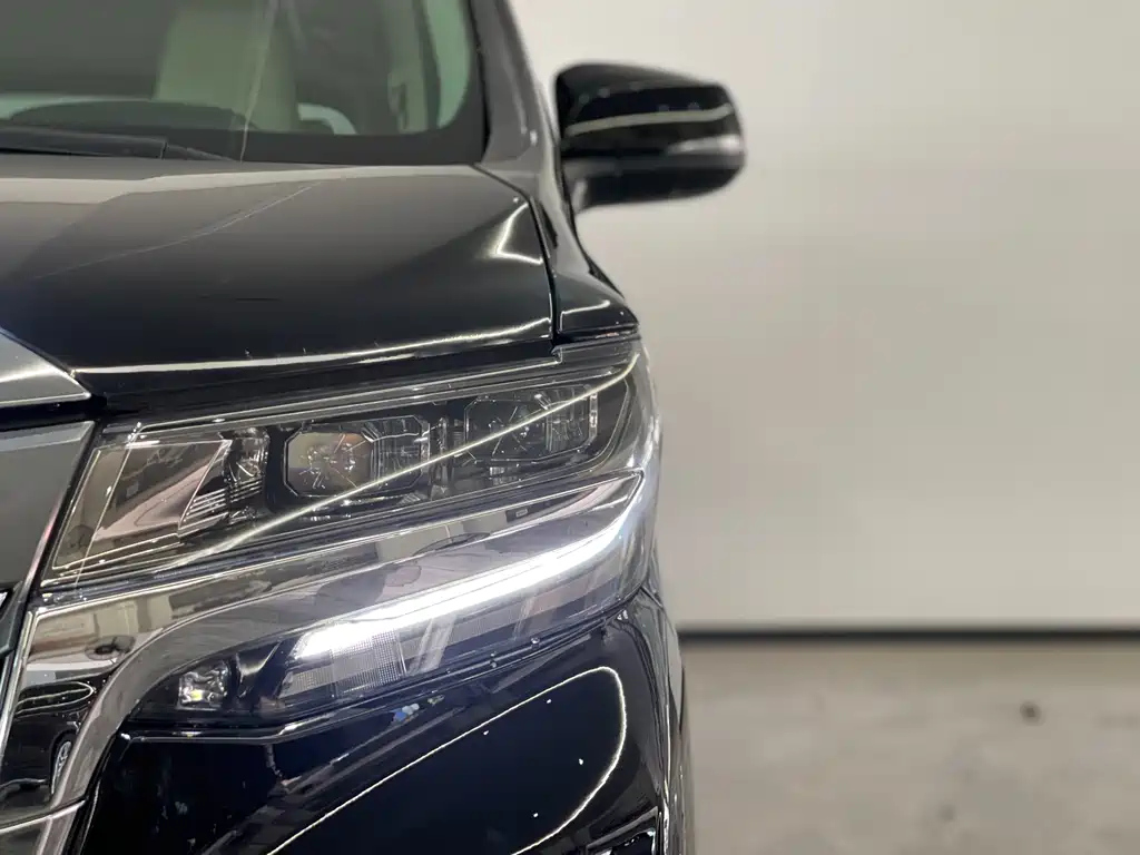 TOYOTA ALPHARD 2018