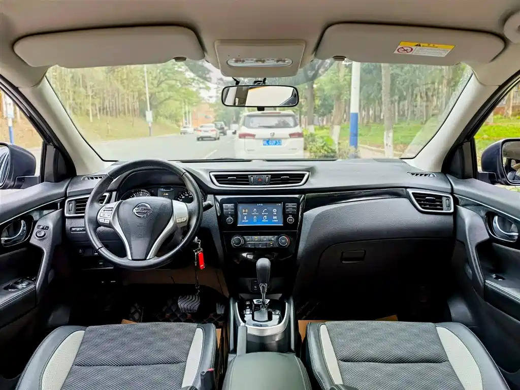 NISSAN QASHQAI 2018