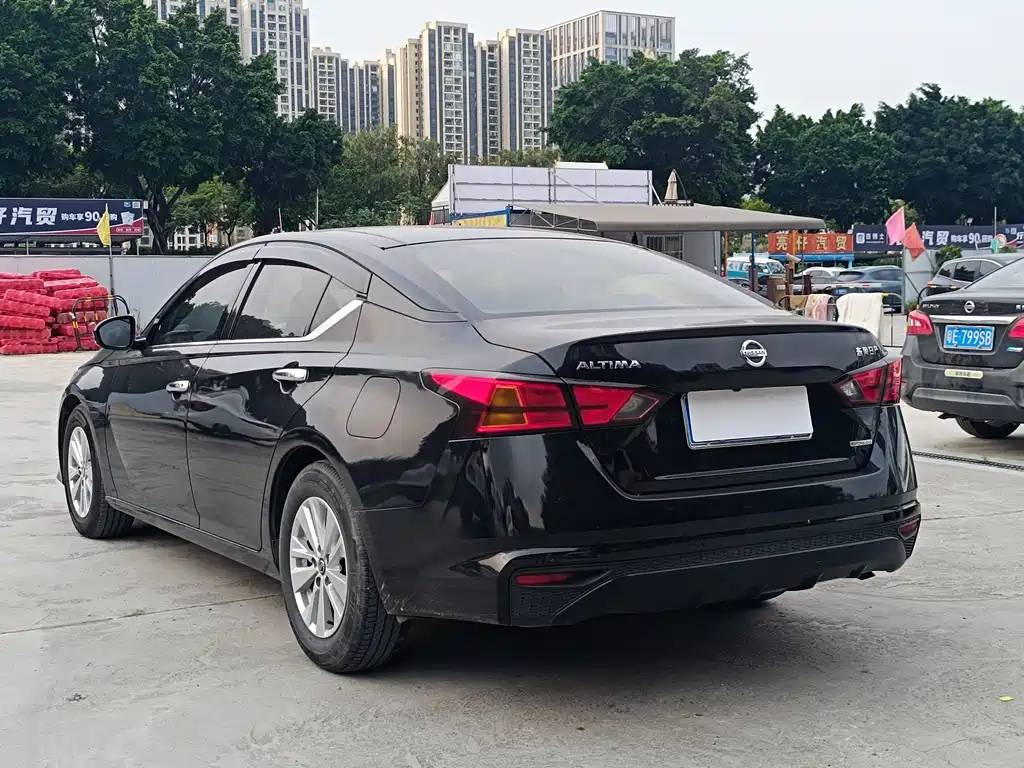 NISSAN TEANA 2020