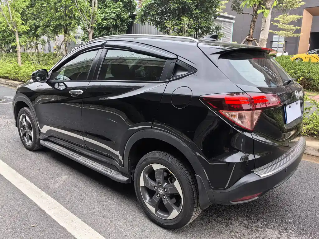 HONDA VEZEL 2015
