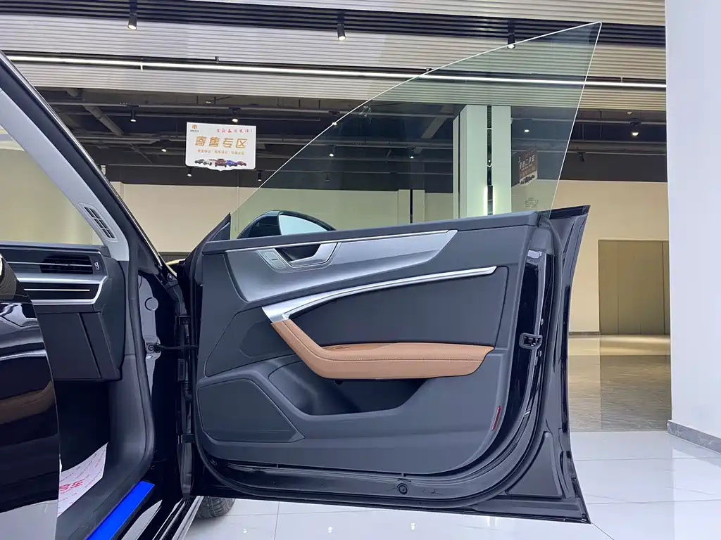 AUDI A7L 2024