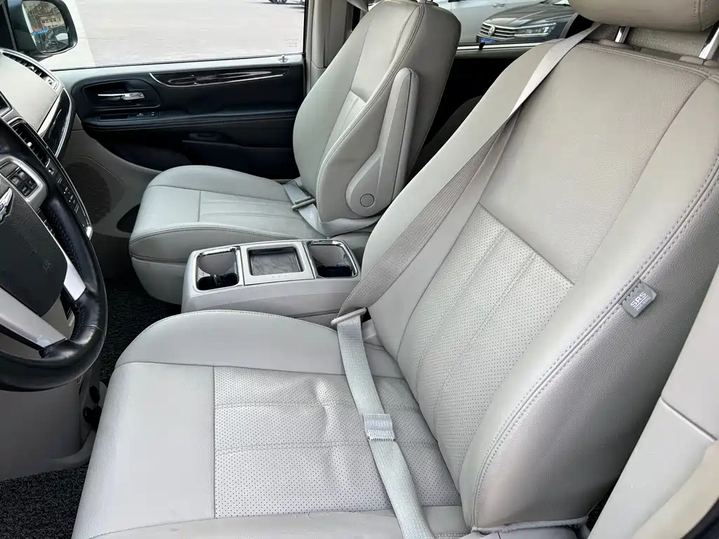 CHRYSLER OTHER 2016