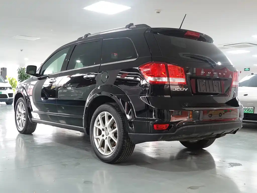 DODGE JCUV 2014