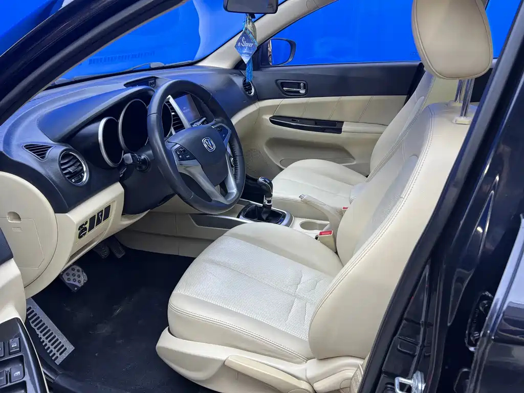 CHANGAN EADO 2015