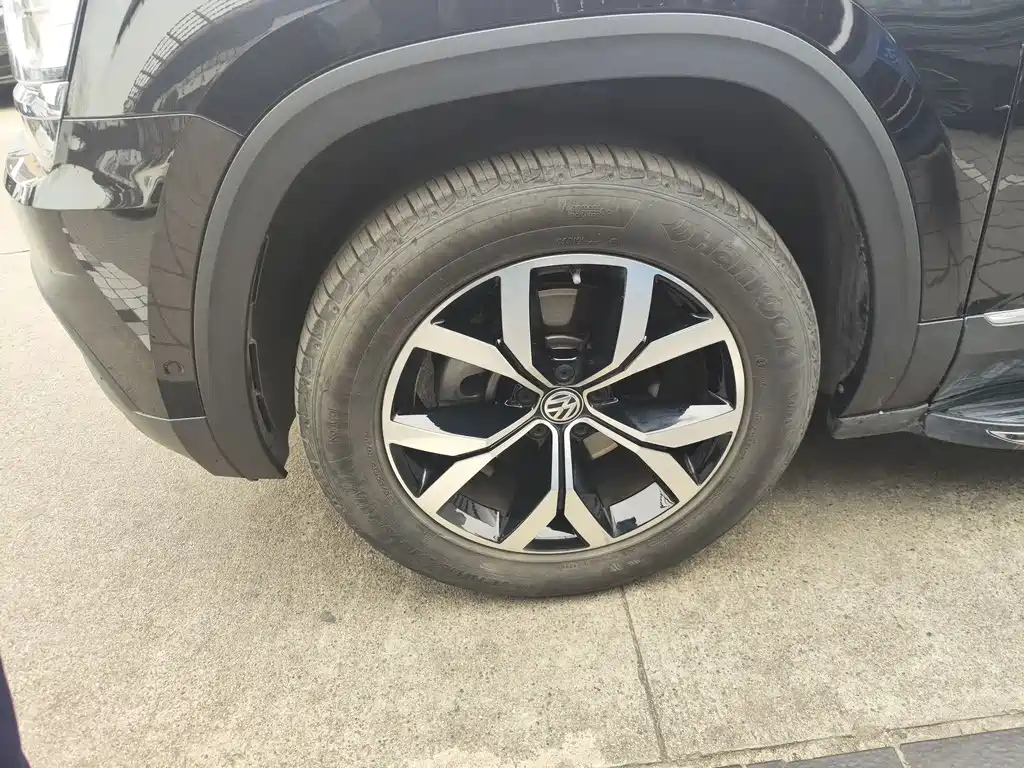 VOLKSWAGEN TOURAN 2020