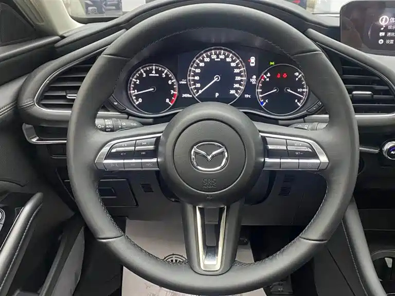 MAZDA 3 AXELA 2022