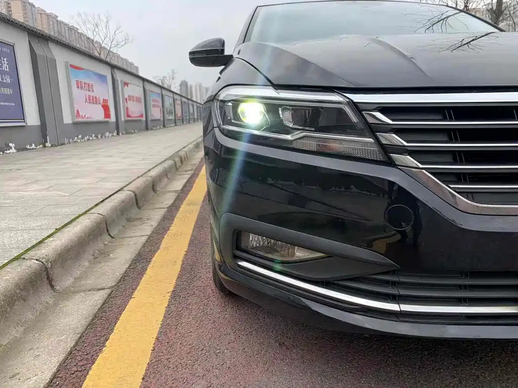 VOLKSWAGEN LAVIDA 2021