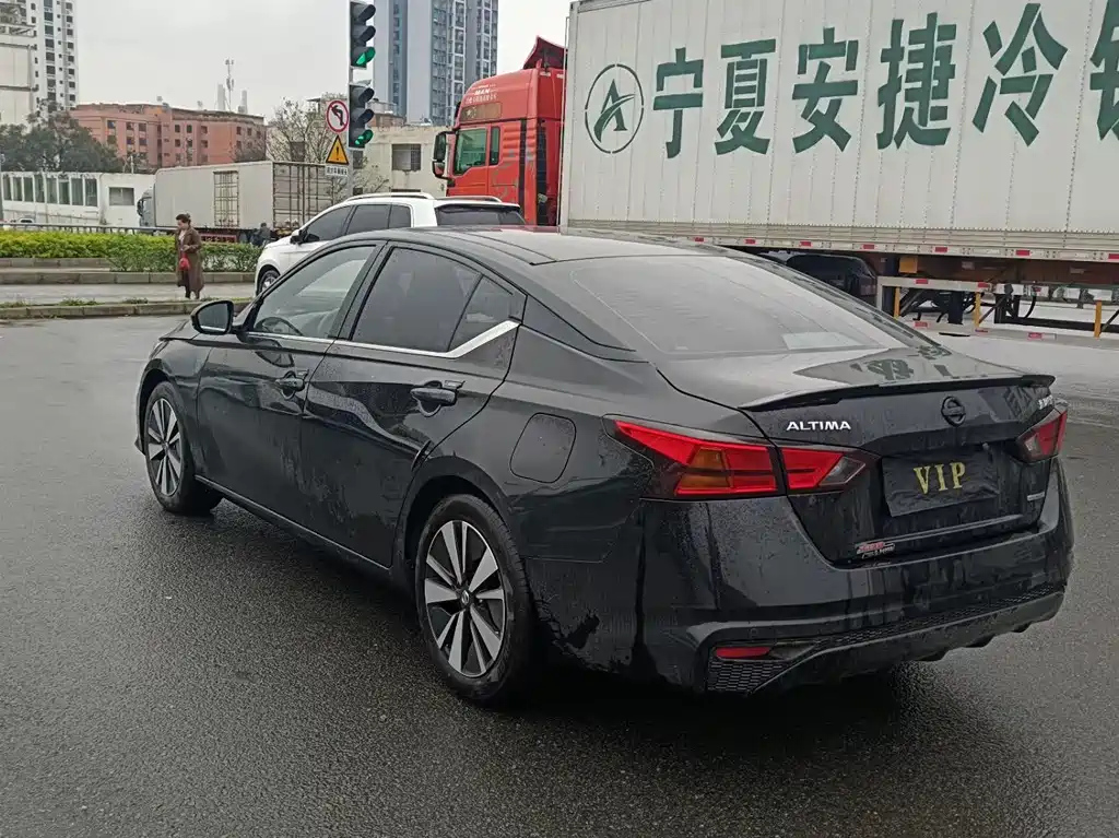 NISSAN TEANA 2022