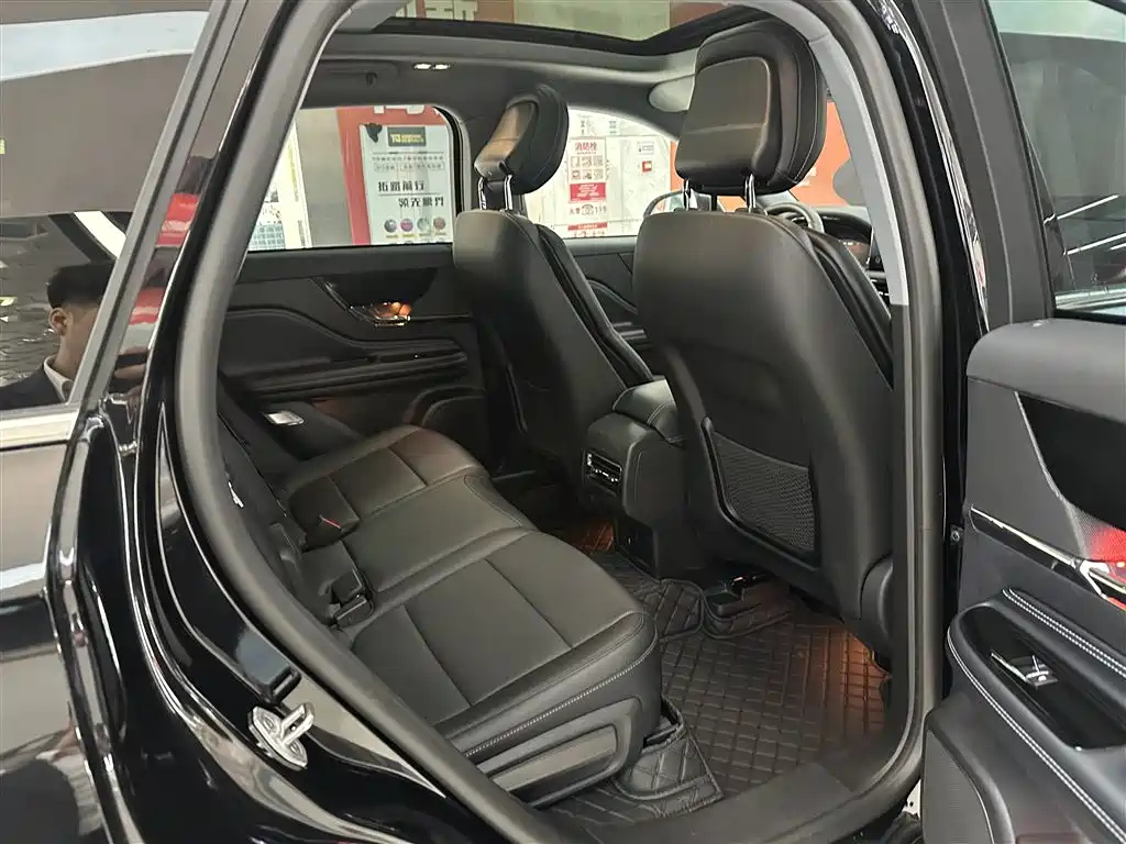 LINCOLN ADVENTURER 2022