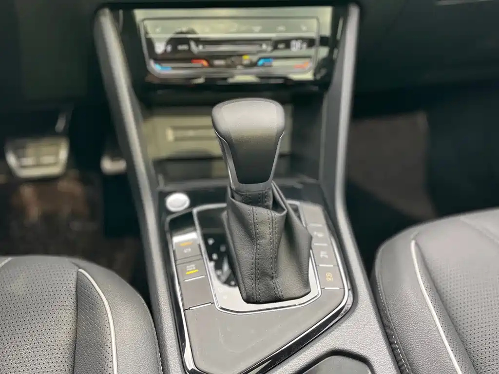 VOLKSWAGEN TIGUAN L 2022