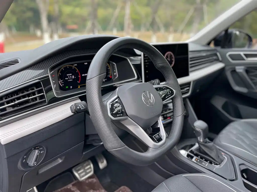 VOLKSWAGEN TIGUAN L 2022