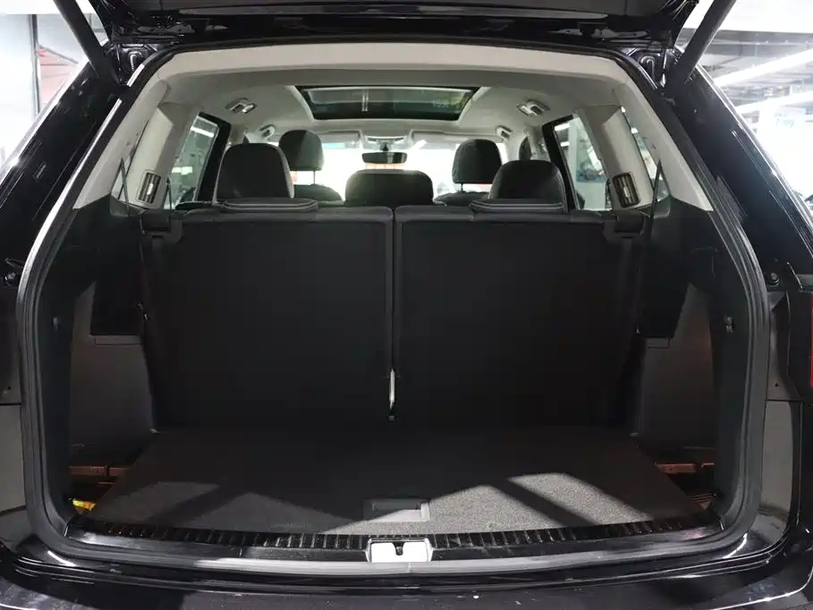 VOLKSWAGEN TOURAN 2021