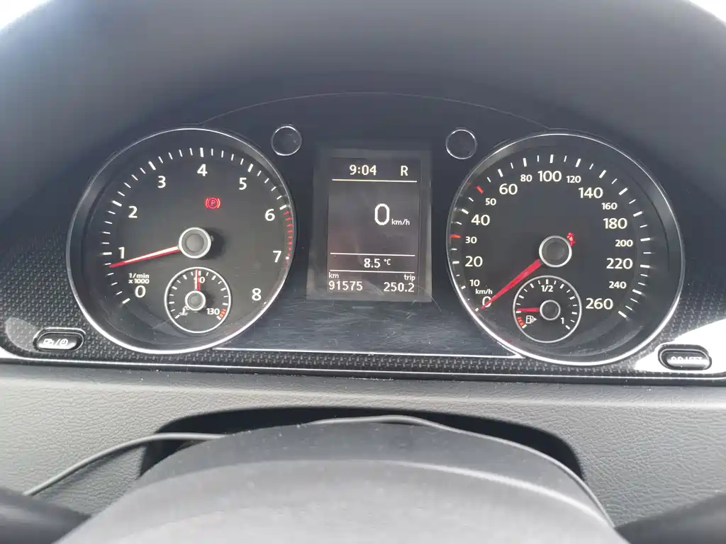 VOLKSWAGEN MAGOTAN 2014
