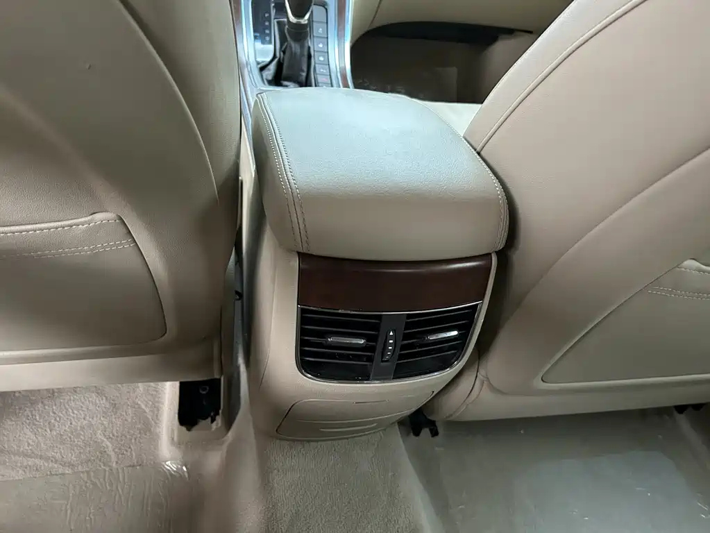 ROEWE 950 2012