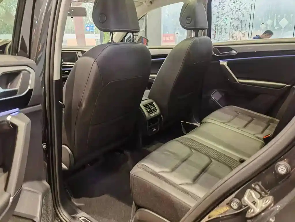 VOLKSWAGEN TAYRON 2020