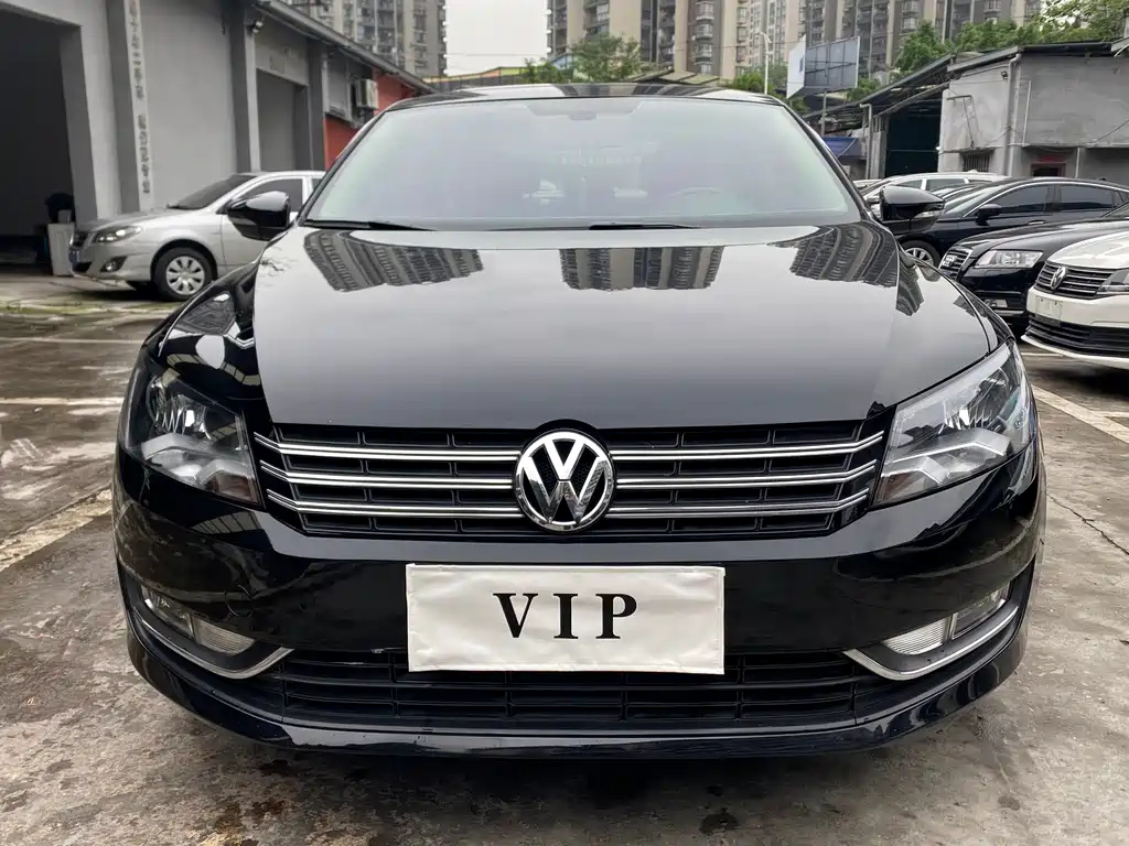 VOLKSWAGEN PASSAT 2015
