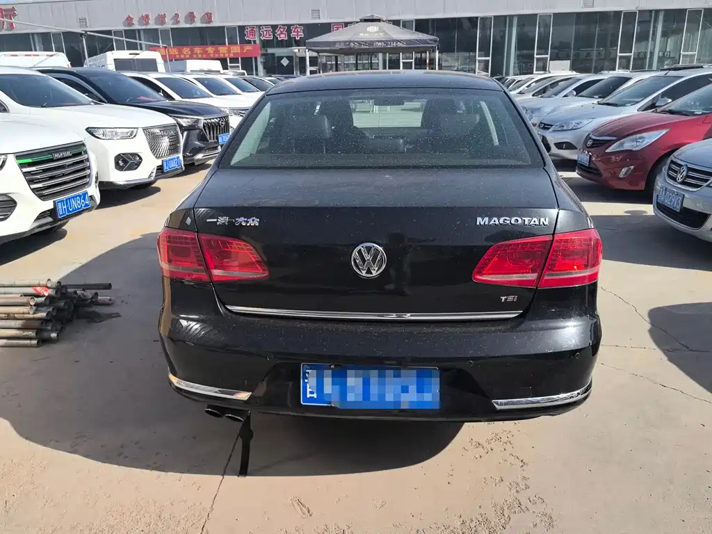 VOLKSWAGEN MAGOTAN 2016
