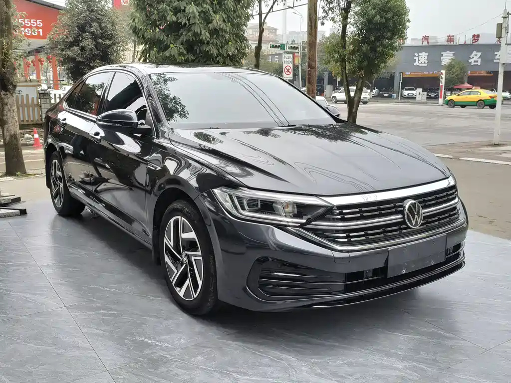 VOLKSWAGEN SAGITAR 2022