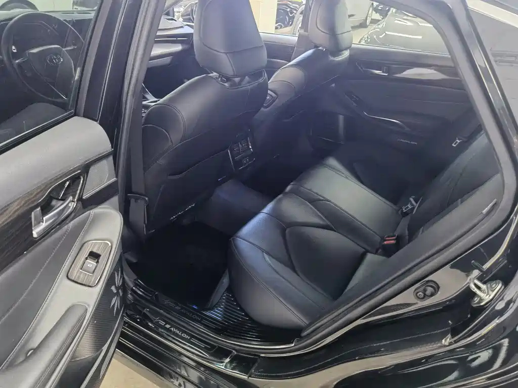 TOYOTA AVALON 2021