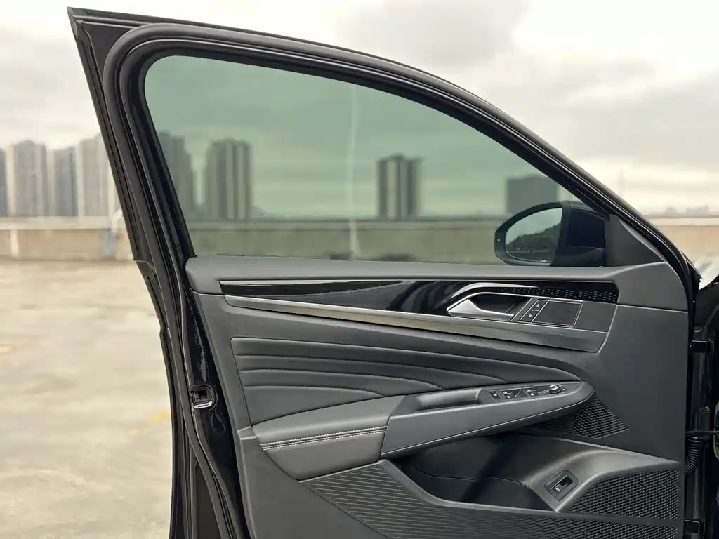 VOLKSWAGEN PASSAT 2022