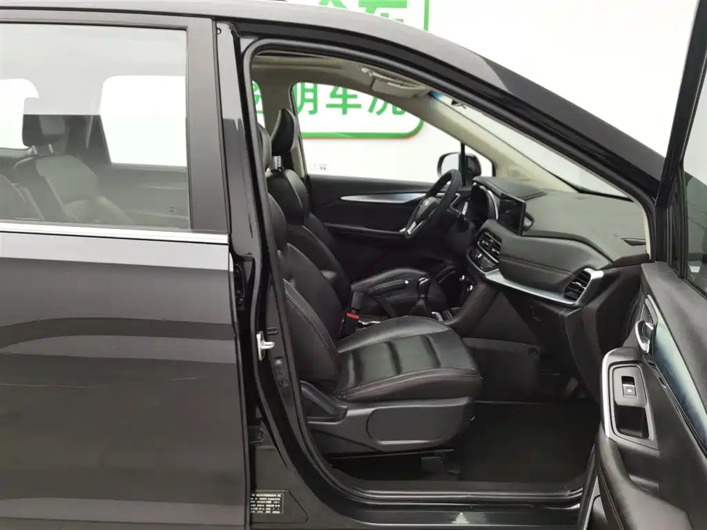 JAC REFINE R3 2018