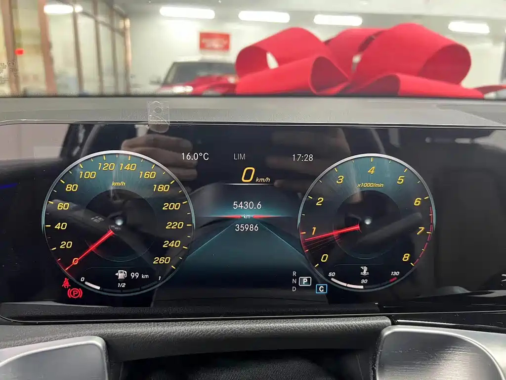 MERCEDES BENZ GLB 2021