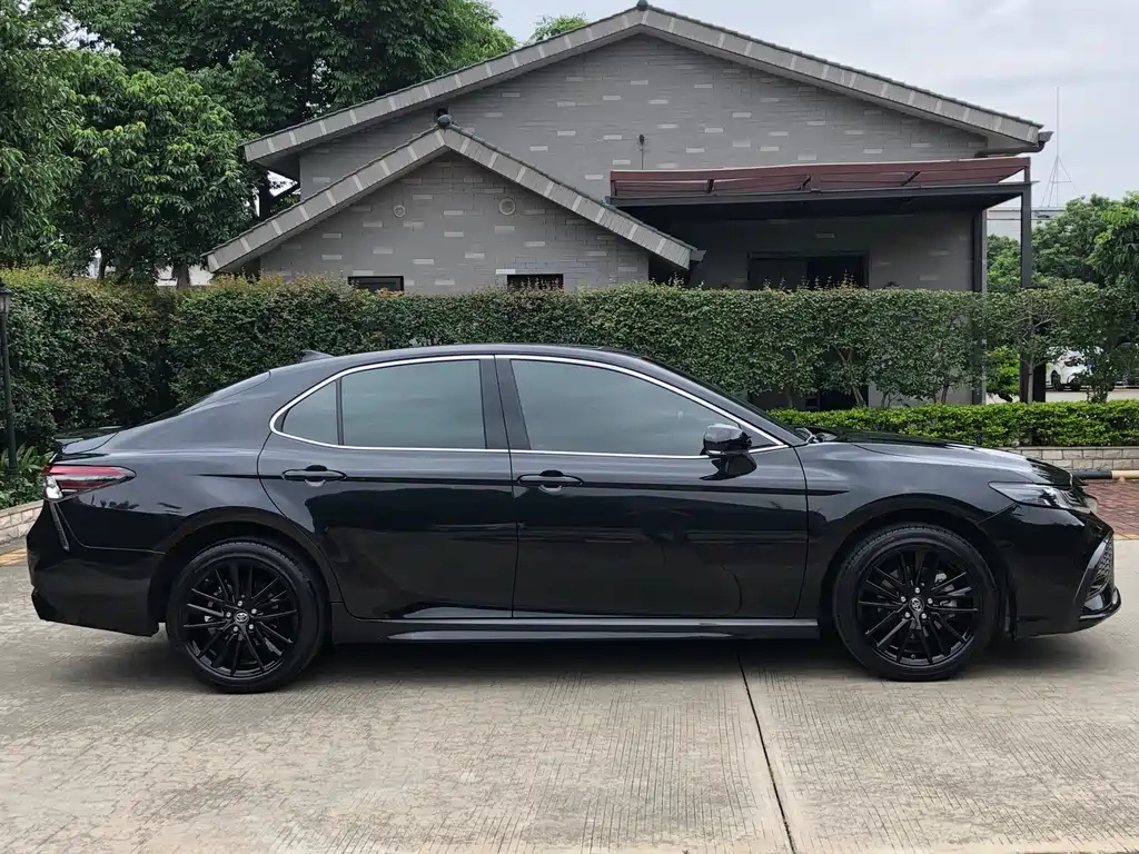 TOYOTA CAMRY 2023
