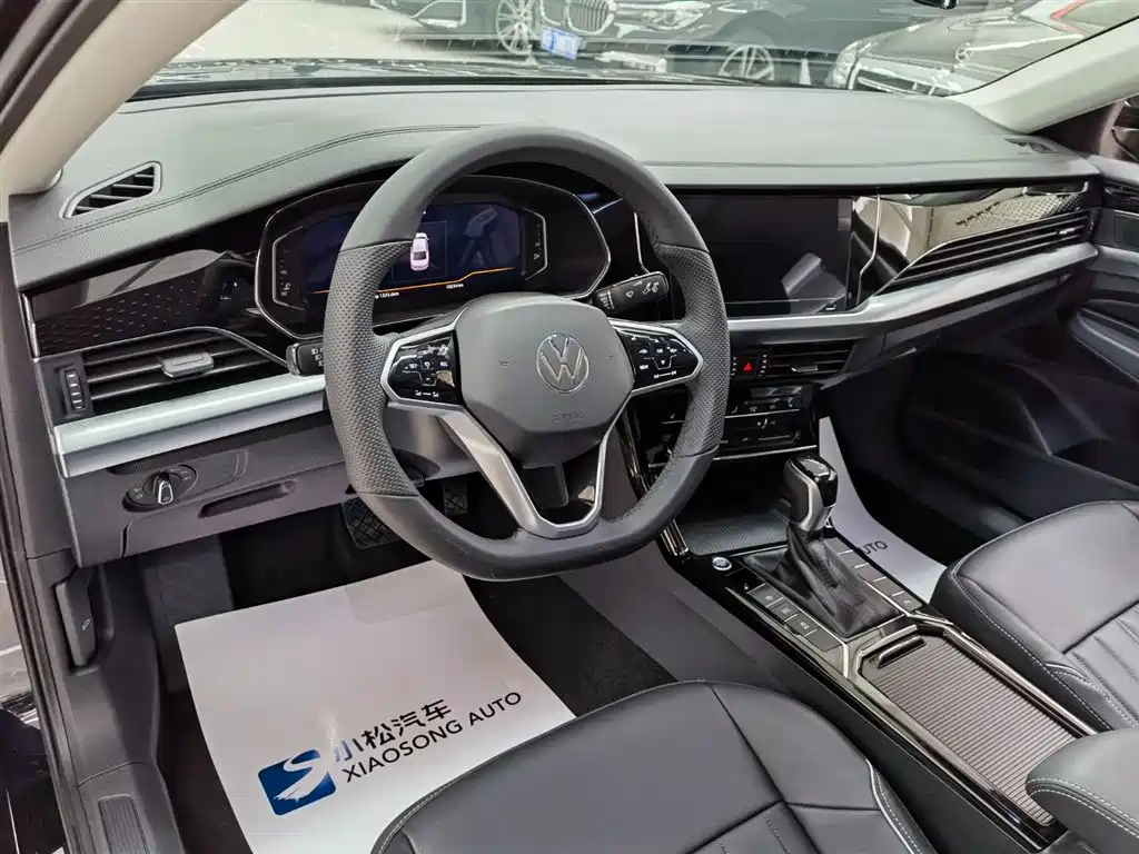 VOLKSWAGEN PASSAT 2023