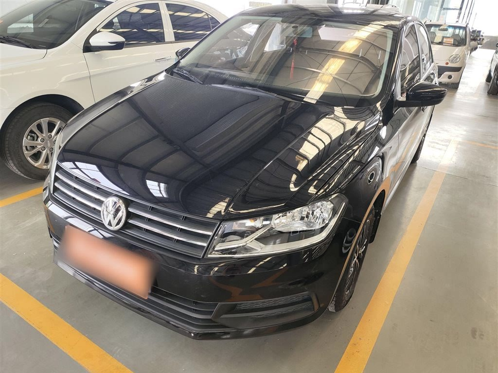 VOLKSWAGEN SANTANA 2019