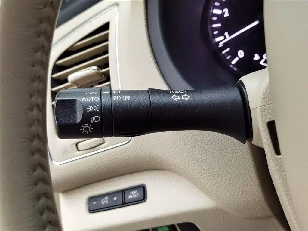 NISSAN TEANA 2014