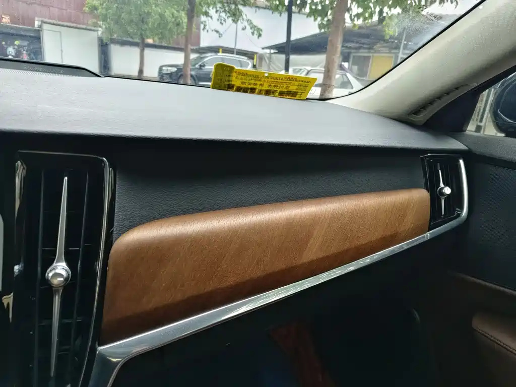VOLVO S90 2019