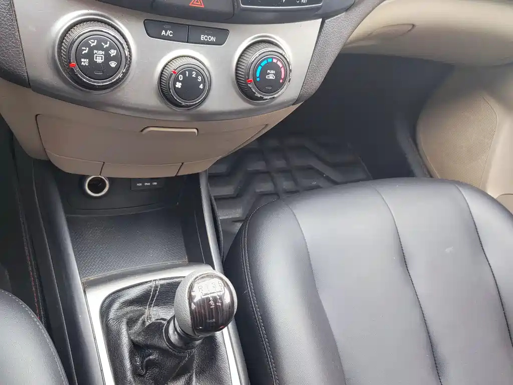 HYUNDAI CELESTA 2015