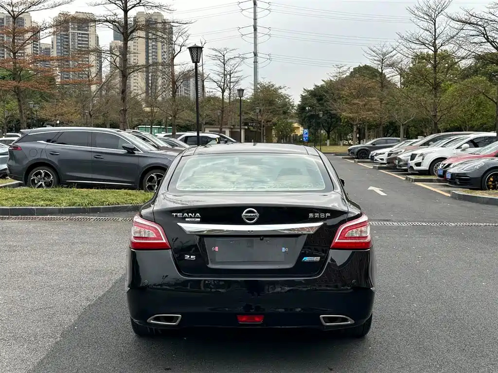 NISSAN TEANA 2015