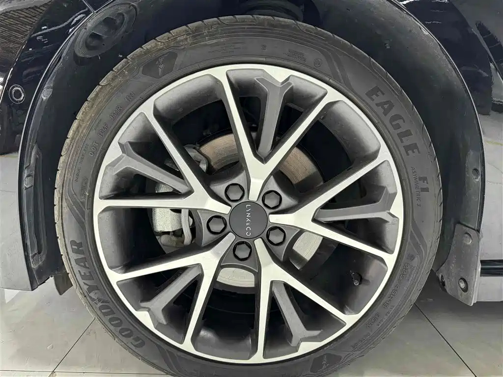 LYNK&CO 03 2022