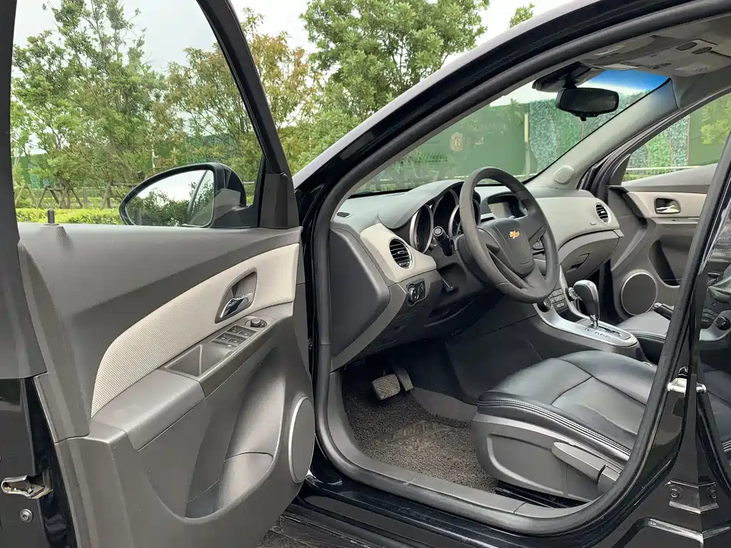 CHEVROLET CRUZE 2012