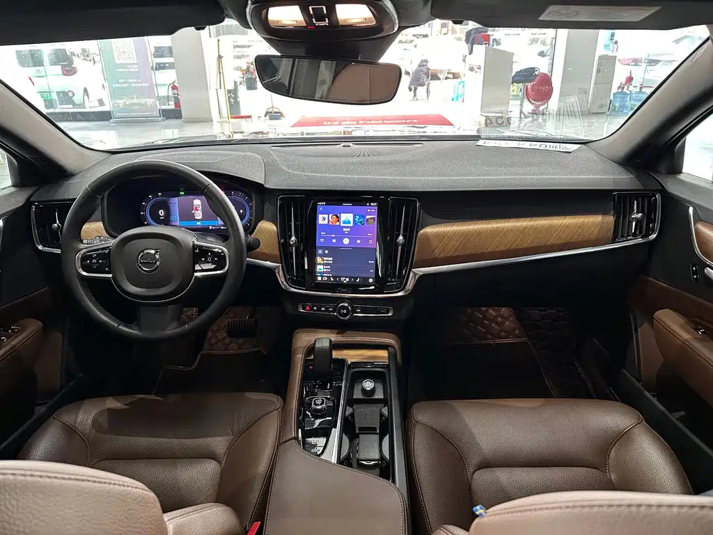 VOLVO S90 2022