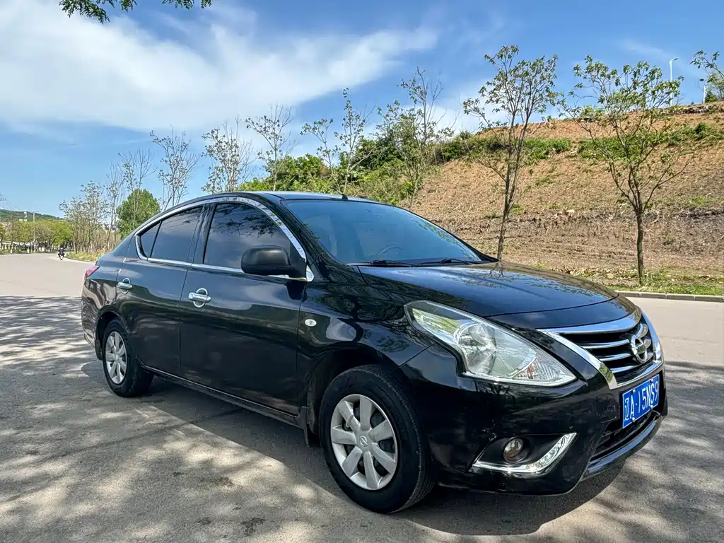 NISSAN SUNNY 2017